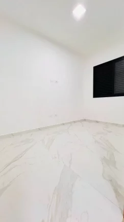 Imagem Ótima casa com dois dormitórios em condomínio Maracanã - Praia Grande - SP