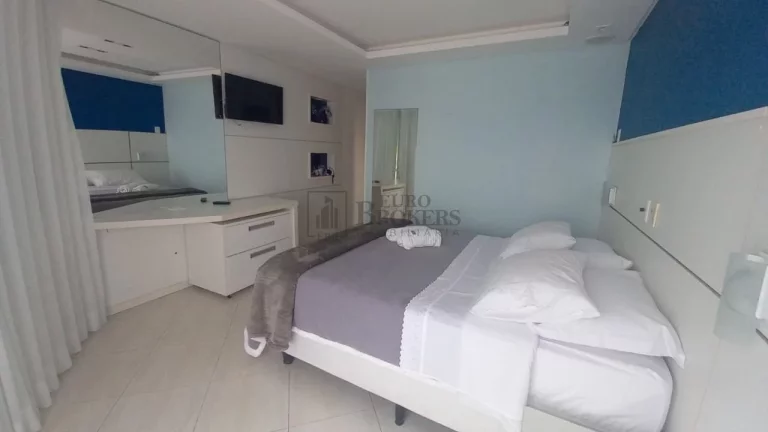 Imagem Apartamento Frente Mar com 3 suítes à venda no Centro de Balneário Camboriú/SC