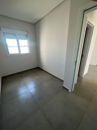 Imagem Linda casa de 2 dormitórios com um excelente acabamento em localização Excelente
