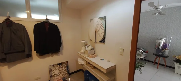Imagem Casa triplex a venda em Santos no Embaré próximo a praia
