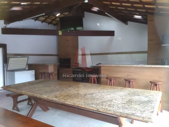 Imagem Casa Triplex c/ 2 Quartos Suítes Mobiliado.