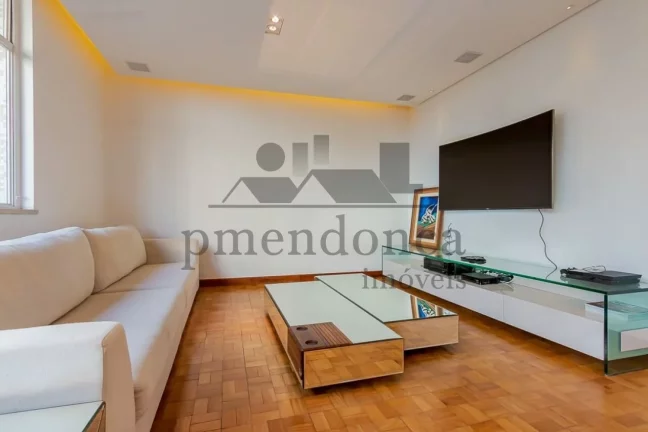 Imagem Lindo apartamento reformado na Rua Bela Cintra, pronto para morar!