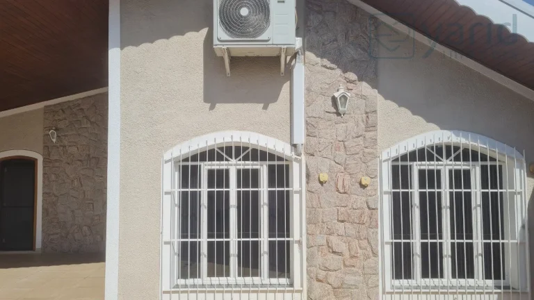 Imagem Imperdível oportunidade de casa para venda ou locação em Jundiaí-SP, Jardim Merci II: 3 quartos, 1 suíte, 1 sala, 2 banheiros, 2 vagas de garagem, 250,00 m².