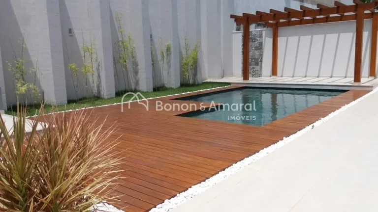 Imagem Casa à venda em condomínio na região do Alphaville, com 4 suítes (1 térrea).

Empreendimento im...
