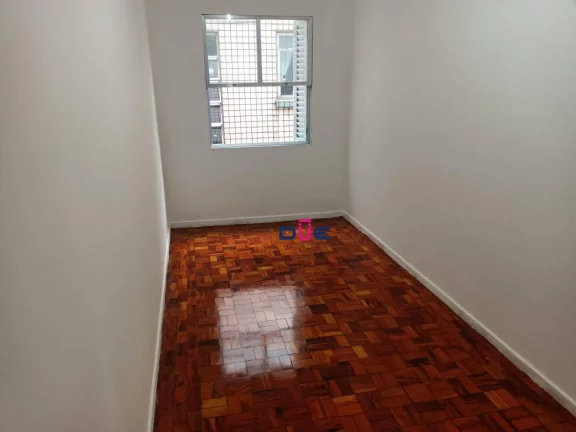 Imagem Apartamento Reformado com 3 Dormitórios e Garagem Privativa em Santos