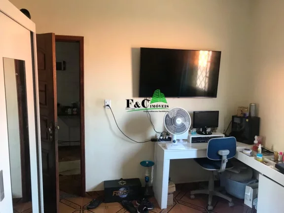 Imagem Casa para Venda em Limeira, Jardim Boa Vista, 4 dormitórios, 1 banheiro, 2 vagas