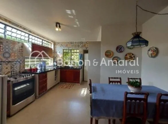 Imagem Casa com 4 Quartos e 3 banheiros à Venda, 481 m