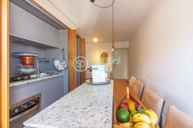 Imagem Apartamento moderno, compacto, com um dormitório ( suíte ), sala de televisão e jantar, cozinha m...