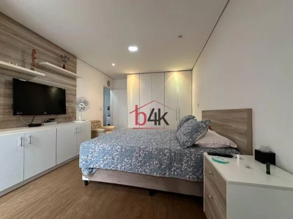 Imagem Casa à venda com 3 suites na Vila Sonia - Jardim Jussara.