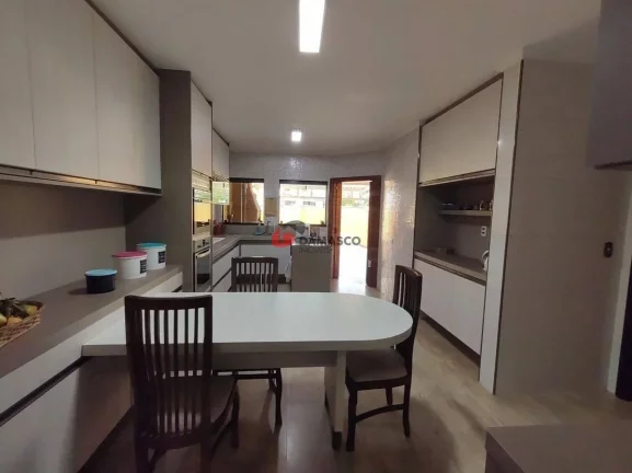 Imagem Sobrado à venda 3 Quartos, 1 Suite, 15 Vagas, 296M², Santa Maria, São Caetano do Sul - SP