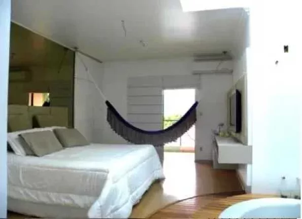 Imagem Casa alto padrão com 4 suítes e 7 vagas de garagem sendo 4 cobertas em Jaraguá do Sul/SC