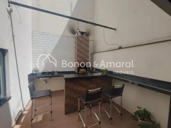 Imagem Excelente sobrado à venda no Bairro Jardim Chapadão, repleto de armários. A casa conta com três ...