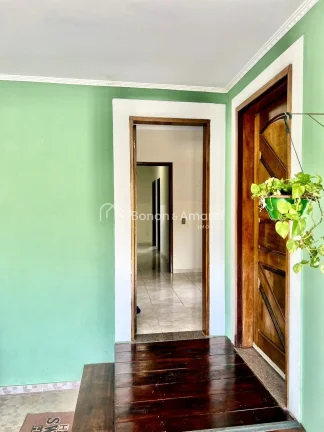 Imagem São 2 casas completas, uma térrea em cima e outra térrea, embaixo, com total privacidade
Tem uma ...