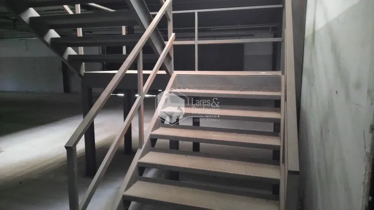 Imagem GALPÃO INDUSTRIAL/COMERCIAL NA CASA VERDE COM 861 M² DE ÁREA CONSTRUÍDA, SENDO 500 M² DE PISO E 445 M² DE MEZANINO.