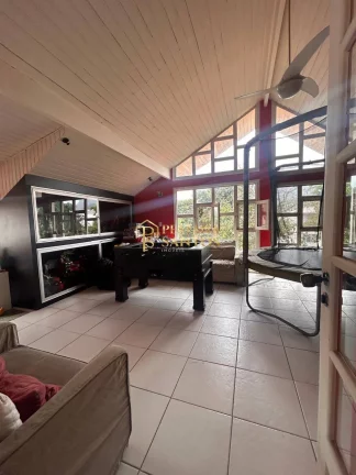 Imagem Casa Triplex à Venda no Condomínio Jardim Nova Barra