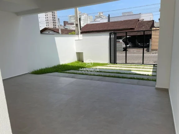 Imagem Sobrado em Baln. Piçarras novo 100 metros da Praia