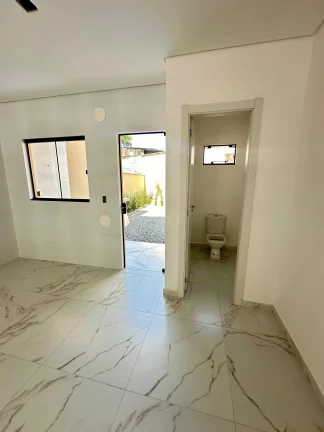 Imagem Geminado com 3 dormitórios sendo 1 suíte e 1 vaga de garagem - Adhemar Garcia | Joinville/SC