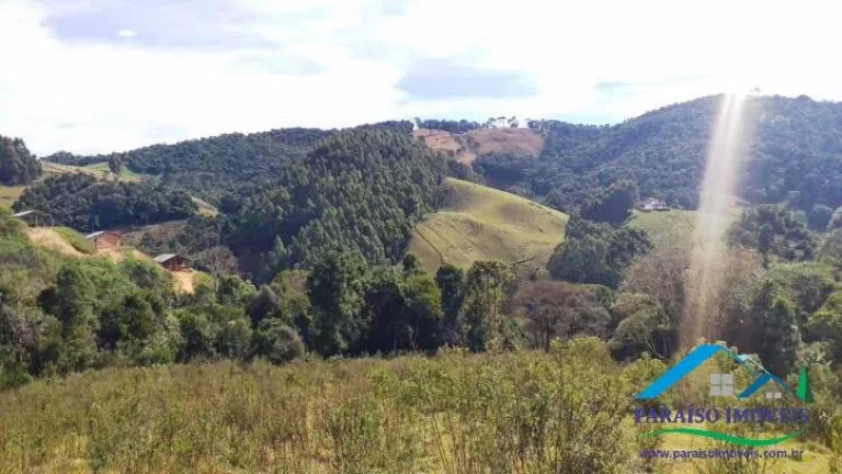 Imagem Paraíso para amantes da natureza: Terreno com cachoeira em Gonçalves!