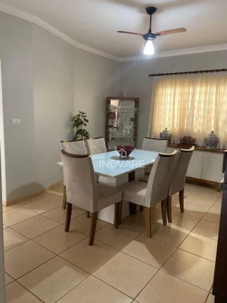 Imagem Casa com 3 dormitórios à venda, 260 m² por R$ 700.000,00 - Residencial Jardim Primavera - Itumbiara/GO