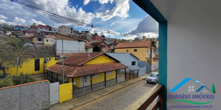 Imagem Oportunidade Única! Casa com 3 Quartos, Garagem Coberta e Ótima Localização