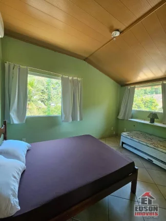 Imagem Belíssima Casa de Condomínio mobiliada no Recanto de Itaipuaçu