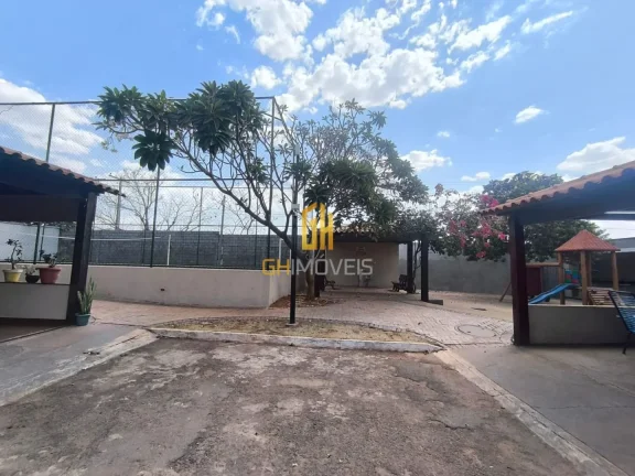 Imagem Sobrado com 3 quartos no Condomínio Las Vegas, em terreno com 200m² com 130m² de área construíd...