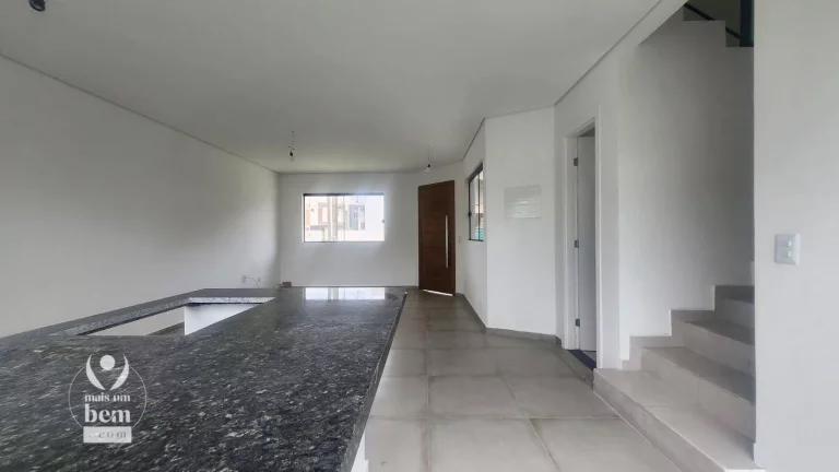 Imagem Sobrado com 3 dormitórios à venda, 132 m² por R$ 530.000,00 - Campo de Santana - Curitiba/PR