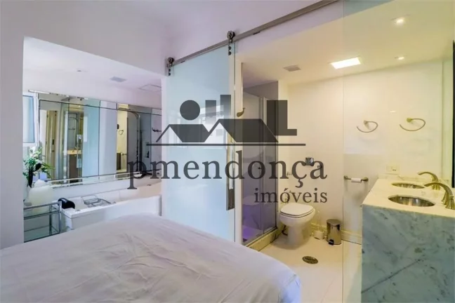 Imagem Apartamento em andar alto, totalmente reformado, em Perdizes com 84m²