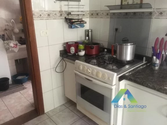 Imagem Ótimo Sobrado com 3 dormitórios, 5 vagas de garagem com amplo espaço em bairro tranquilo com ótima localização.