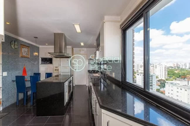 Imagem Cobertura duplex com lazer privativo, piso superior com ares de casa, possui um living amplo para tr...