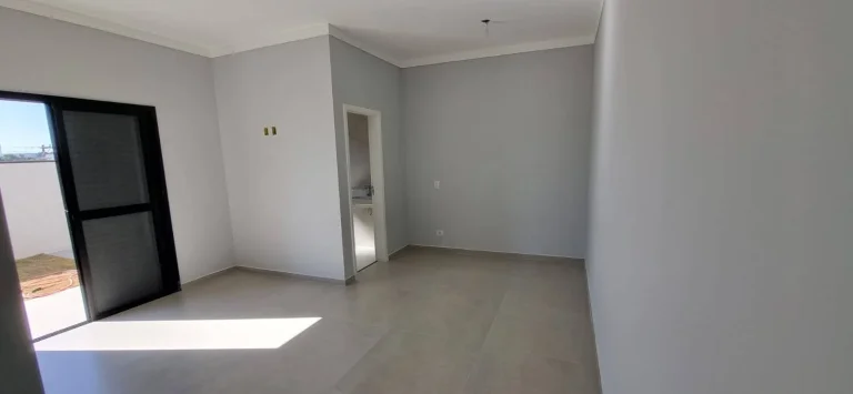 Imagem Casa térrea 03 dormitórios 1 suíte garagem 4 carros
