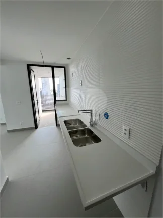 Imagem Cobertura à venda com 3 quartos, sendo 3 suítes, no condomínio Clari Pinheiros, São Paulo - SP