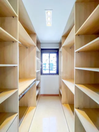 Imagem Apartamento à venda em Porto Alegre, Moinhos de Vento, com 3 quartos, 159m2