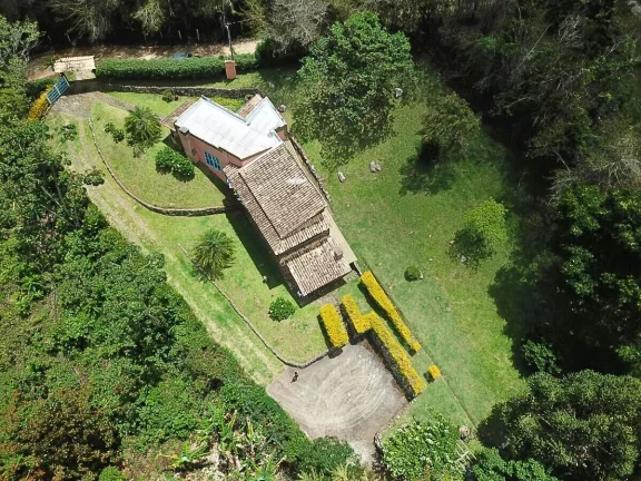 Imagem O privilégio de acordar diante da Pedra do Baú: Exclusividade e Paz