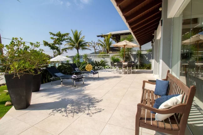 Imagem Casa frente mar à venda na praia de Bombinhas SC