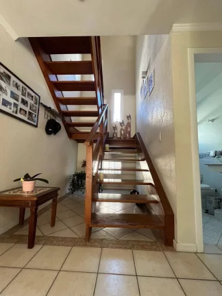 Imagem Casa 4 quartos Sambaqui