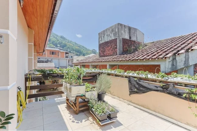 Imagem TJFDA 570 Casa 590441044-51 - Casa à venda no bairro Trindade - Florianópolis/SC