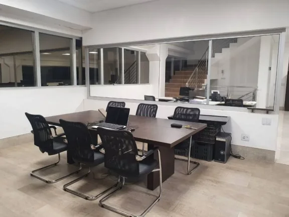 Imagem Galpão para Alugar com 2489m², 2 salas e 5 vagas!!!