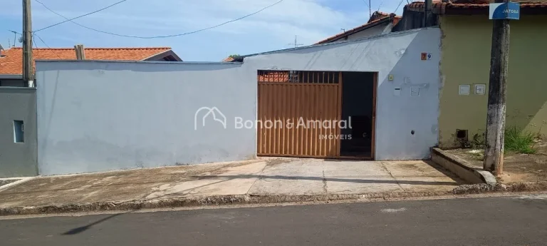 Imagem Excelente oportunidade! Casa espaçosa com 3 quartos, sendo 1 suíte, ideal para quem busca conforto...