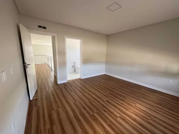 Imagem Casa em condomínio com 4 dormitórios sendo 3 suítes e 4 vagas - Camboriú/SC