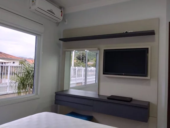 Imagem Casa com 3 quartos, 1 suite à venda em Governador Celso Ramos