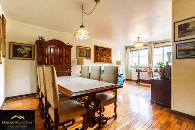 Apartamento em Perdizes, 4 Dormitórios ( 1 Suíte), 2 Vagas de Garagem. Edifício com Portaria 24 hs e Lazer