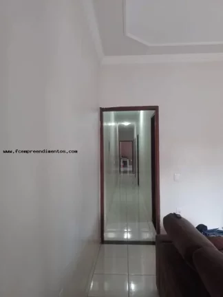 Imagem Casa para Venda em Limeira, Jardim Santa Adélia, 3 dormitórios, 1 suíte, 2 banheiros, 5 vagas