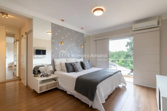 Imagem Sobrado à venda em condomínio com 3 quartos (sendo 1 suíte master com closet, banheiro social e s...