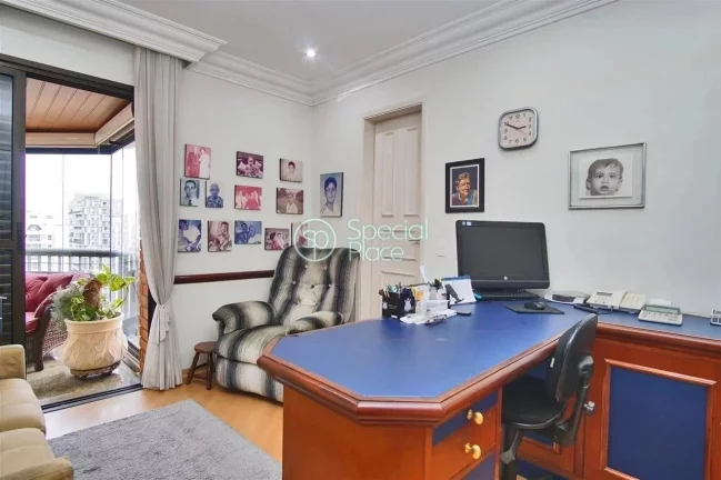 Imagem Apartamento ensolarado, prédio recuado, com linda vista, 200 metros, 4 dormitórios, 4 suítes, 4 v...