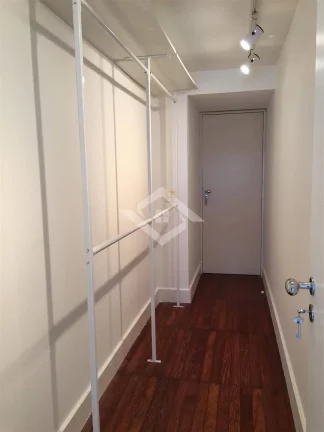Imagem Apartamento de 3 Quartos para Venda em Ipanema com 200 m²