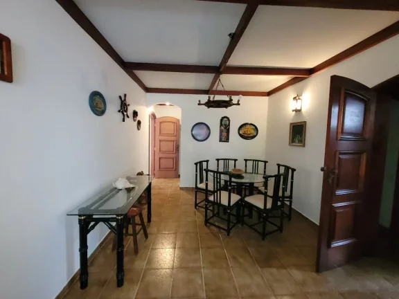 Imagem PITANGUEIRAS – CALÇADÃO COM MARAVILHOSA VISTA AO MAR, AMPLO APARTAMENTO COM 100 M² ÚTEIS, 01 VAGA DE GARAGEM NO PRÉDIO, LOCALIZAÇÃO PRIVILEGIADA.