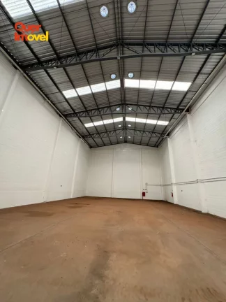 Imagem Galpão Comercial de Alto Padrão em Ribeirão Preto-SP, Recreio Anhangüera! 3 banheiros, 1.240m² de área. Locação já! Quer Imóvel Negócios Imobiliários!