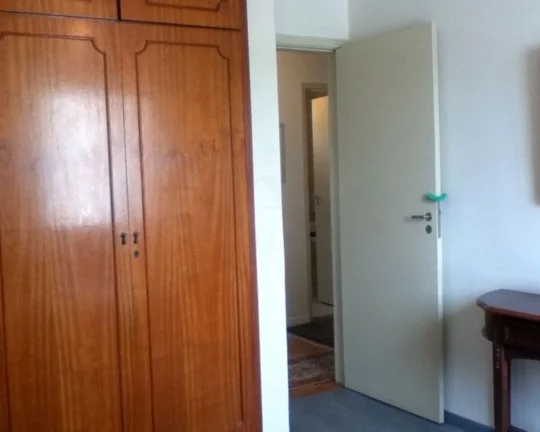 Imagem Apartamento com living para 03 ambientes, pisos de tacos, 03 dormitórios , banheiro social , cozinh...