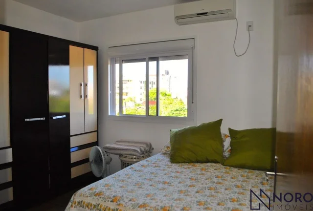 Imagem Casa de 3 Dormitórios sendo 2 Suítes, vaga para 2 carros com pátio.